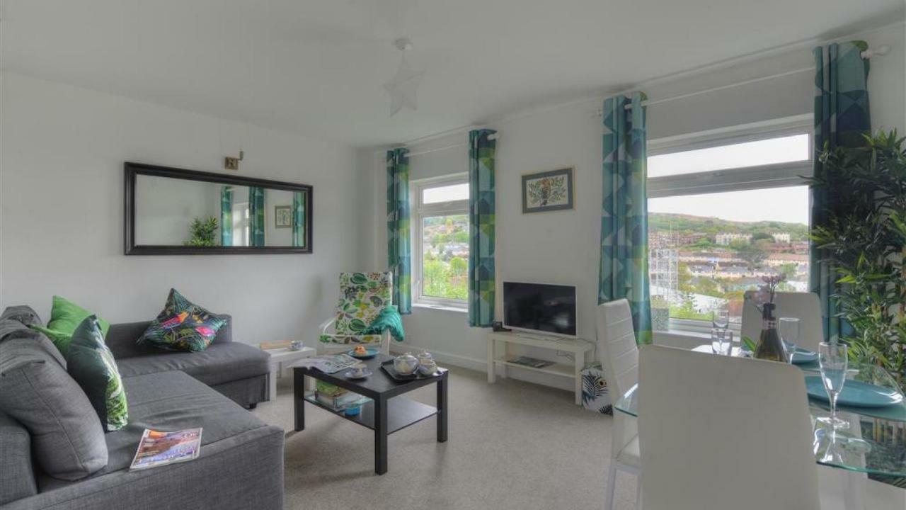 Upper Seascape Apartment Лайм Риджис Екстериор снимка